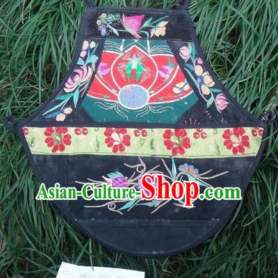 Traditional Chinese Miao Nationality Dancing Costume Apron, Hmong Female Folk Dance Ethnic Pinafore, Chinese Minority Nationality Handmade Embroidery Waist Pack for Women