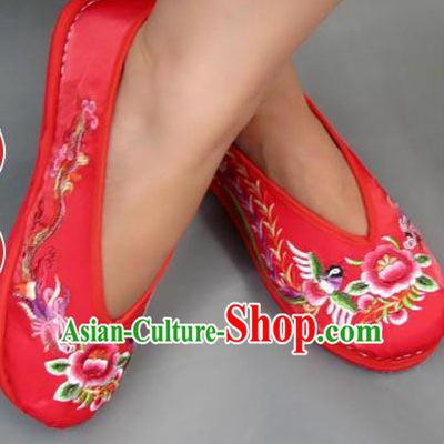 Traditional Chinese National Red Shoes Embroidered Shoes, China Handmade Shoes Hanfu Embroidery Dragon and Phoenix Shoes for Women