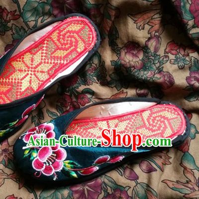 Traditional Chinese National Embroidered Shoes Handmade Green Satin Slippers, China Hanfu Embroidery Flowers Wedding Shoes for Women