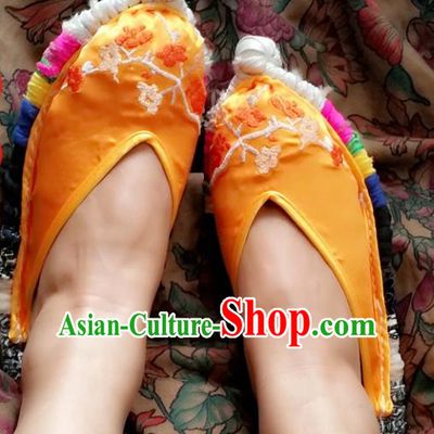 Traditional Chinese National Embroidered Shoes Yellow Satin Slippers, China Handmade Bride Hanfu Embroidery Flower Wedding Shoes for Women