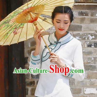 Asian China Top Grade White Linen Slant Opening Cheongsam Blouse, Traditional Chinese Tang Suit Hanfu Plated Button Qipao Shirts for Women