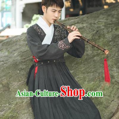 Asian China Ming Dynasty Swordsman Embroidered Costume, Traditional Ancient Chinese Elegant Hanfu Black Robe Clothing for Men