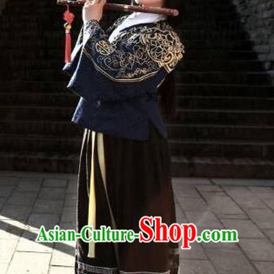 Traditional Chinese Ancient Palace Lady Costume Blue Embroidered Blouse and Skirt, Asian China Ming Dynasty Imperial Concubine Hanfu Dress Clothing for Women