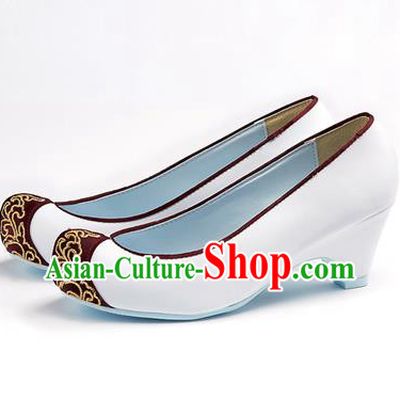 Traditional Korean National Wedding White Embroidered Shoes, Asian Korean Hanbok Bride Embroidery Satin Shoes for Women
