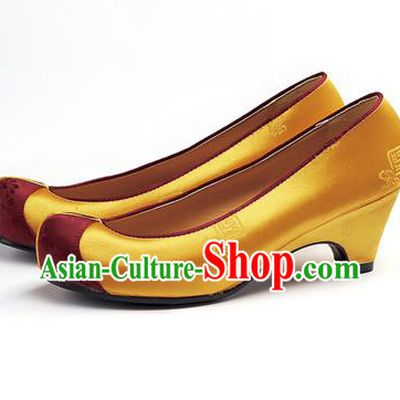 Traditional Korean National Wedding Golden Embroidered Shoes, Asian Korean Hanbok Bride Embroidery Satin High-heeled Shoes for Women