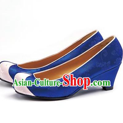 Traditional Korean National Wedding Deep Blue Embroidered Shoes, Asian Korean Hanbok Bride Embroidery Satin High-heeled Shoes for Women