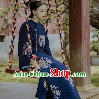 Story of Yanxi Palace Traditional Chinese Qing Dynasty Imperial Consort Costume, Asian China Ancient Manchu Imperial Concubine Embroidered Clothing for Women