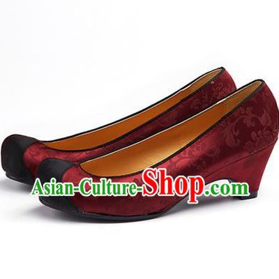 Traditional Korean National Wedding Purplish Red Embroidered Shoes, Asian Korean Hanbok Bride Embroidery Satin High-heeled Shoes for Women