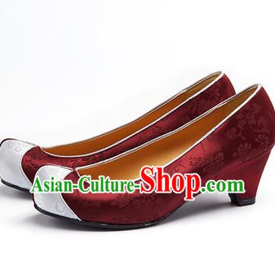 Traditional Korean National Wedding Embroidered Shoes, Asian Korean Hanbok Bride Embroidery Purplish Red Satin High-heeled Shoes for Women
