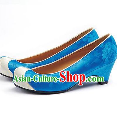 Traditional Korean National Wedding Blue Embroidered Shoes, Asian Korean Hanbok Bride Embroidery Satin High-heeled Shoes for Women