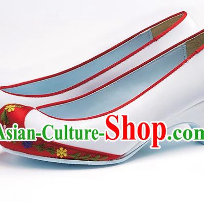 Traditional Korean National Wedding Red Head Embroidered Shoes, Asian Korean Hanbok Bride Embroidery Satin High-heeled Shoes for Women