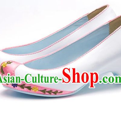Traditional Korean National Wedding Pink Head Embroidered Shoes, Asian Korean Hanbok Bride Embroidery Satin High-heeled Shoes for Women