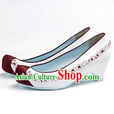 Traditional Korean National Wedding Shoes Red Head Embroidered Shoes, Asian Korean Hanbok Embroidery White High-heeled Court Shoes for Women