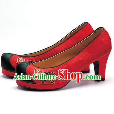 Traditional Korean National Wedding Shoes Red Embroidered Shoes, Asian Korean Hanbok Embroidery Black Flowers High-heeled Court Shoes for Women