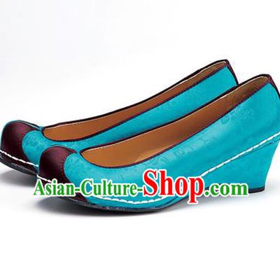 Traditional Korean National Wedding Embroidered Shoes, Asian Korean Hanbok Bride Embroidery Blue Satin Block Heels Shoes for Women