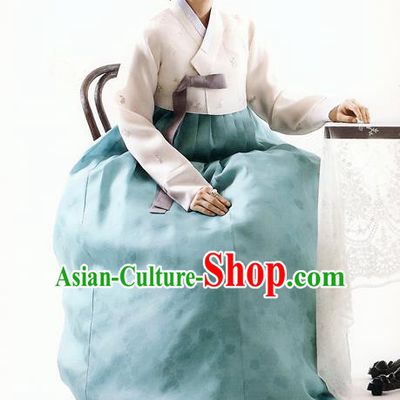 Asian Korean National Handmade Formal Occasions Wedding Bride Clothing White Embroidered Blouse and Green Dress Palace Hanbok Costume for Women
