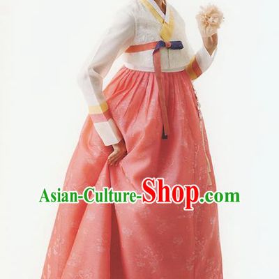 Korean National Handmade Formal Occasions Wedding Bride Clothing Hanbok Costume Embroidered White Blouse and Pink Dress for Women