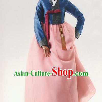 Korean National Handmade Formal Occasions Wedding Bride Clothing Hanbok Costume Embroidered Blue Blouse and Pink Dress for Women