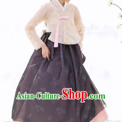 Top Grade Korean National Handmade Wedding Clothing Palace Bride Hanbok Costume Embroidered Beige Blouse and Black Dress for Women