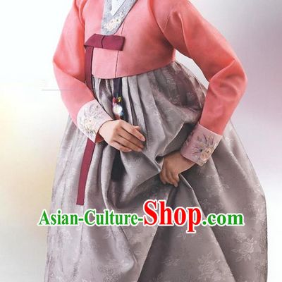 Top Grade Korean National Handmade Wedding Palace Bride Hanbok Costume Embroidered Red Blouse and Grey Dress for Women