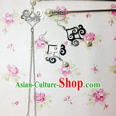 Traditional Handmade Chinese Ancient Classical Hair Accessories Bride Wedding Xiuhe Suit White Pearl Tassel Hairpins and Earrings for Women