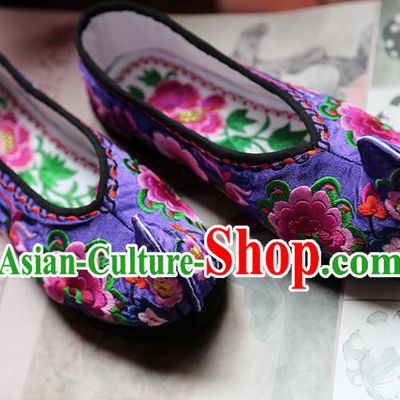 Asian Chinese Traditional Shoes Bride Purple Embroidered Shoes, China Peking Opera Handmade Embroidery Peony Shoe Hanfu Princess Shoes for Women