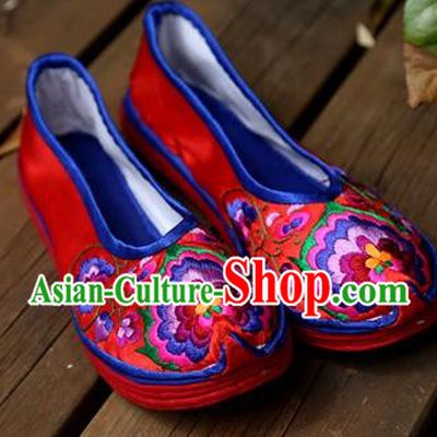 Asian Chinese Traditional Shoes Bride Red Embroidered Shoes, China Peking Opera Handmade Embroidery Peony Shoe Hanfu Princess Shoes for Women