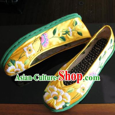 Asian Chinese Traditional Shoes Yellow Embroidered Shoes, China Peking Opera Handmade Strong Cloth Soles Embroidery Shoe Hanfu Princess Shoes for Women