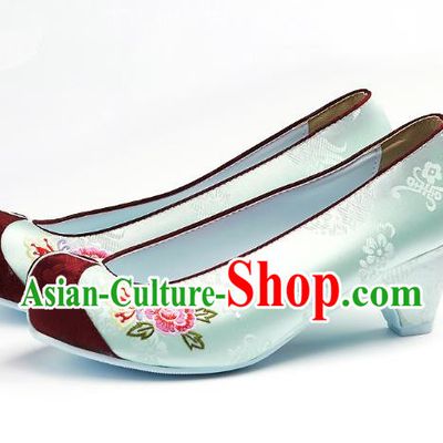 Traditional Korean National Embroidered Shoes, Asian Korean Hanbok Light Green Wedding Shoes for Women