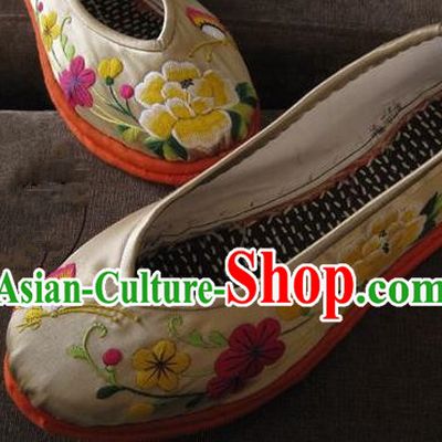 Traditional Chinese Ancient Princess Shoes White Cloth Embroidered Shoes, China Handmade Embroidery Flowers Hanfu Shoes for Women