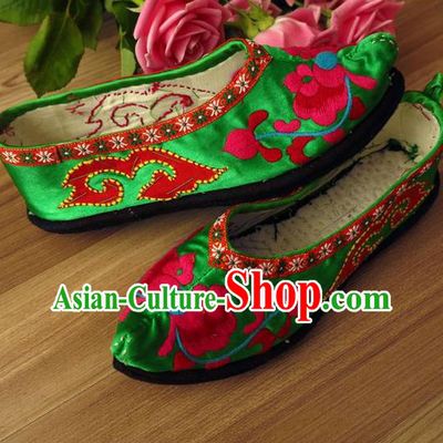 Traditional Chinese Ancient Princess Shoes Green Cloth Embroidered Shoes, China Handmade Embroidery Flowers Hanfu Shoes for Women