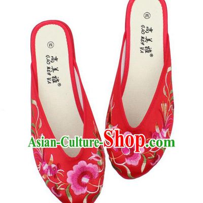 Traditional Chinese National Red Satin Embroidered Shoes, China Handmade Embroidery Peony Hanfu Slippers for Women