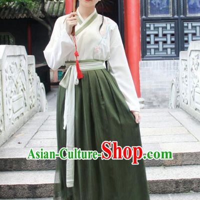 Traditional Chinese Ancient Ming Dynasty Young Lady Hanfu Costume Embroidered White Blouse and Green Skirt for Women