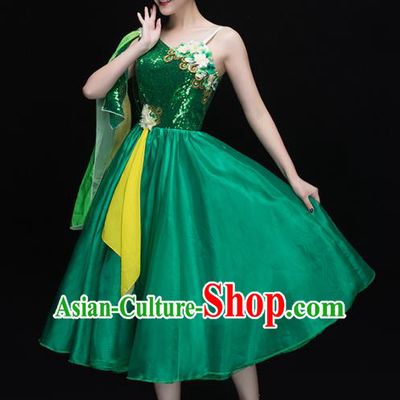 Traditional Chinese Modern Dance Fan Dance Costume, Opening Dance Chorus Green Bubble Dress Clothing for Women