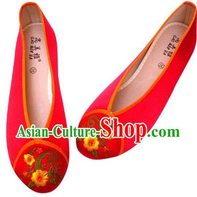 Traditional Chinese National Bride Red Embroidered Slippers, China Handmade Embroidery Flowers Hanfu Shoes for Women
