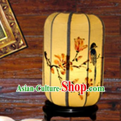 Traditional Chinese Handmade Painting Mangnolia Birds Palace Lantern China Desk Palace Lamp
