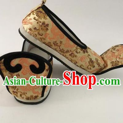 Traditional Chinese Ancient Han Dynasty Princess Embroidered Golden Blood Stained Shoes, China Handmade Hanfu Embroidery Shoes for Women