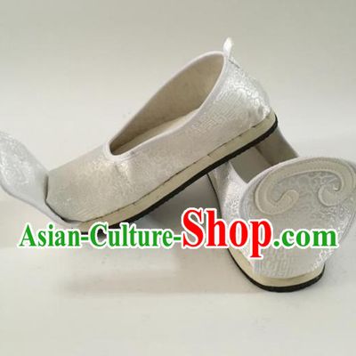 Traditional Chinese Ancient Han Dynasty Princess Embroidered White Blood Stained Shoes, China Handmade Hanfu Embroidery Shoes for Women