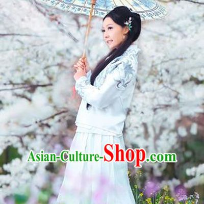 Traditional Ancient Chinese Costume, Chinese Late Qing Dynasty Young Lady Dress Beige Blouse, Republic of China White Embroidered Clothing for Women