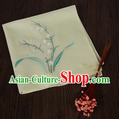 Traditional Ancient Chinese Palace Embroidered Keiskei Yellow Handkerchief for Women