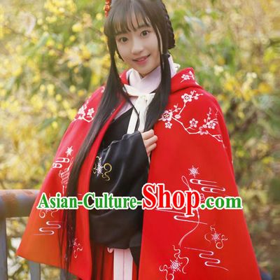 Traditional Ancient Chinese Female Costume Woolen Cardigan, Elegant Hanfu Short Cloak Chinese Ming Dynasty Palace Lady Embroidered Plum Blossom Hooded Red Cape Clothing for Women