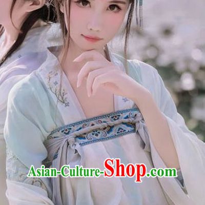 Traditional Ancient Chinese Female Costume Blouse and Dress Complete Set, Elegant Hanfu Clothing Chinese Tang Dynasty Embroidering Pavilions Palace Princess Light Green Clothing for Women