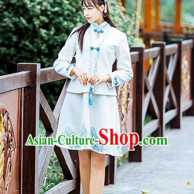 Traditional Ancient Chinese Female Costume Improved Blouse and Skirt Complete Set, Elegant Hanfu Clothing Chinese Ming Dynasty Palace Princess Embroidered Auspicious Clouds Clothing for Women