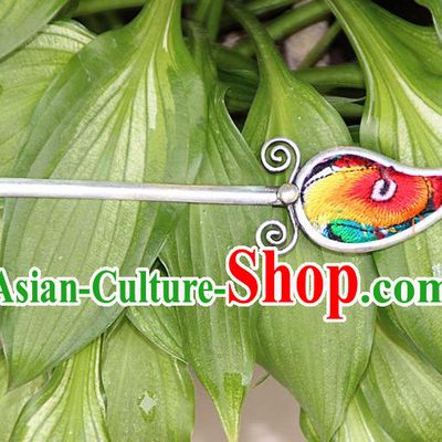 Traditional Chinese Miao Nationality Crafts Jewelry Accessory, Hmong Handmade Embroidery Miao Silver Hairpin, Miao Ethnic Minority Bells Hair Fascinators Hairpins for Women