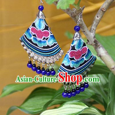 Traditional Chinese Miao Nationality Crafts Jewelry Accessory, Hmong Handmade Embroidery Beads Earrings, Miao Ethnic Minority Eardrop Accessories Ear Pendant for Women