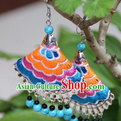 Traditional Chinese Miao Nationality Crafts Jewelry Accessory, Hmong Handmade Embroidery Beads Earrings, Miao Ethnic Minority Eardrop Accessories Ear Pendant for Women