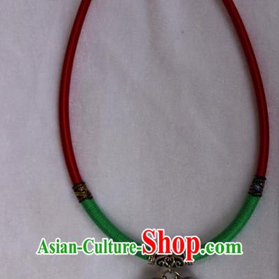 Traditional Chinese Miao Ethnic Minority Necklace, Hmong Handmade Silver Longevity Lock, Miao Ethnic Jewelry Accessories Collarbone Chain Necklace for Women