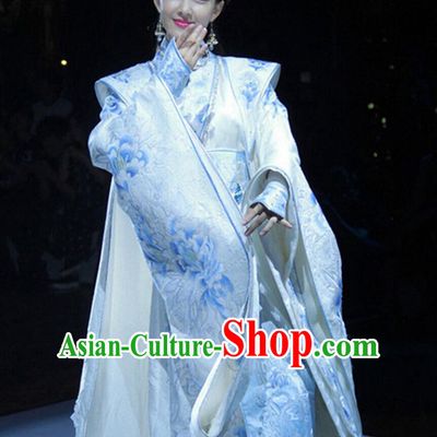Traditional Ancient Chinese Imperial Emperess Costume, Chinese Tang Dynasty Wedding Dress, Cosplay Chinese Peri Imperial Princess Tailing Clothing Embroidered Hanfu Dress for Women