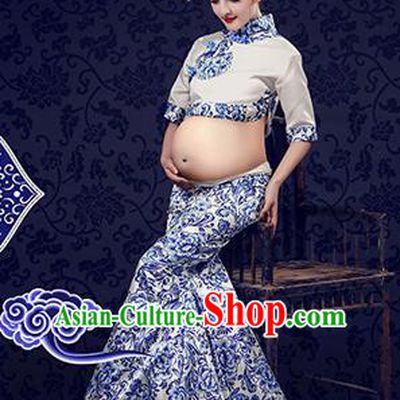 Traditional Ancient Chinese Peking Opera Costume, Chinese Ming Dynasty Blue and White Porcelain Dress, Cosplay Chinese Peri Imperial Empress Clothing for Pregnant Women