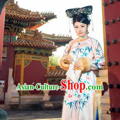 Traditional Ancient Chinese Imperial Concubine Costume, Chinese Qing Dynasty Manchu Lady Fur Dress, Cosplay Chinese Manchu Minority Princess Embroidered Clothing for Women